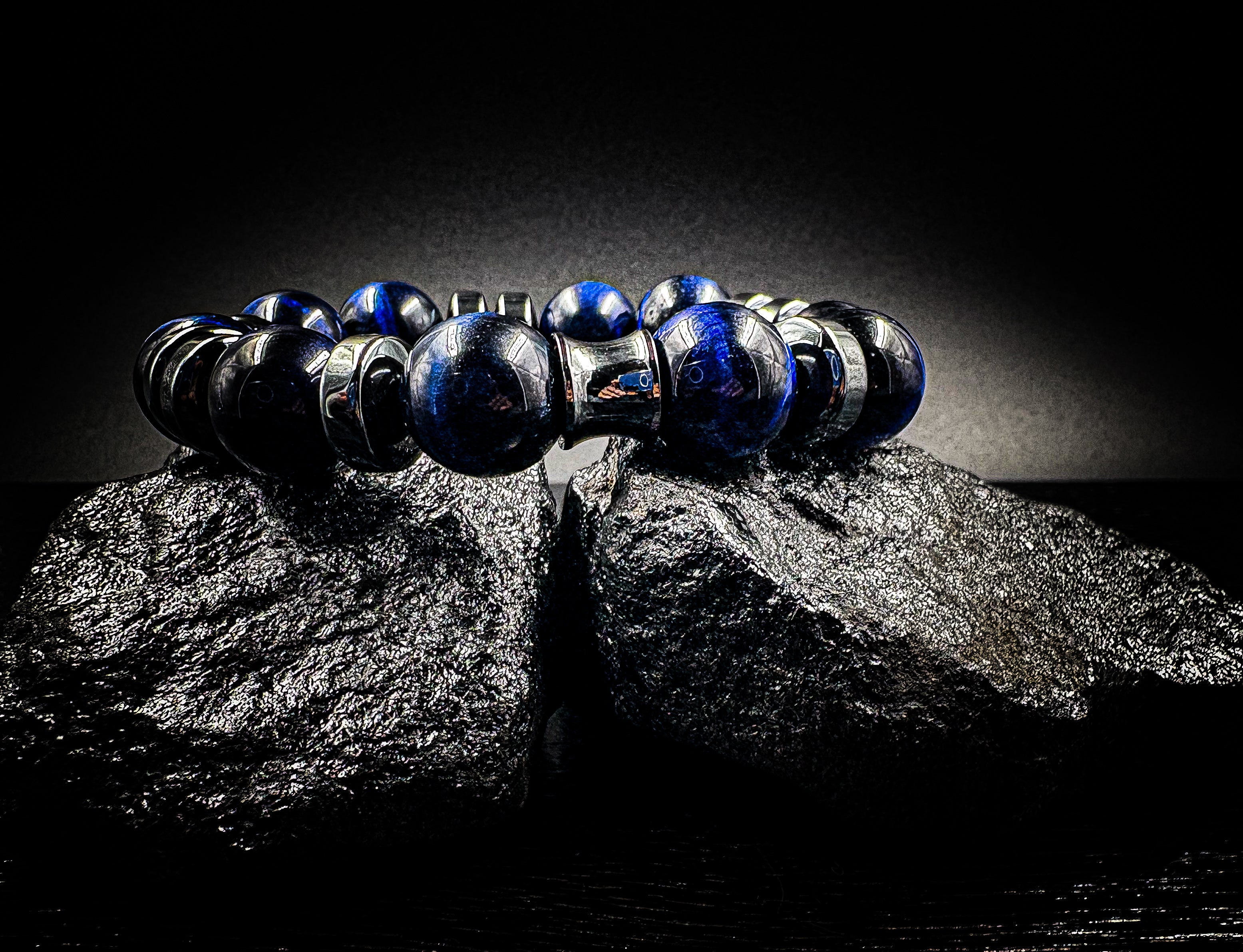 Men’s conquerer 14mm Tigers eye bracelet