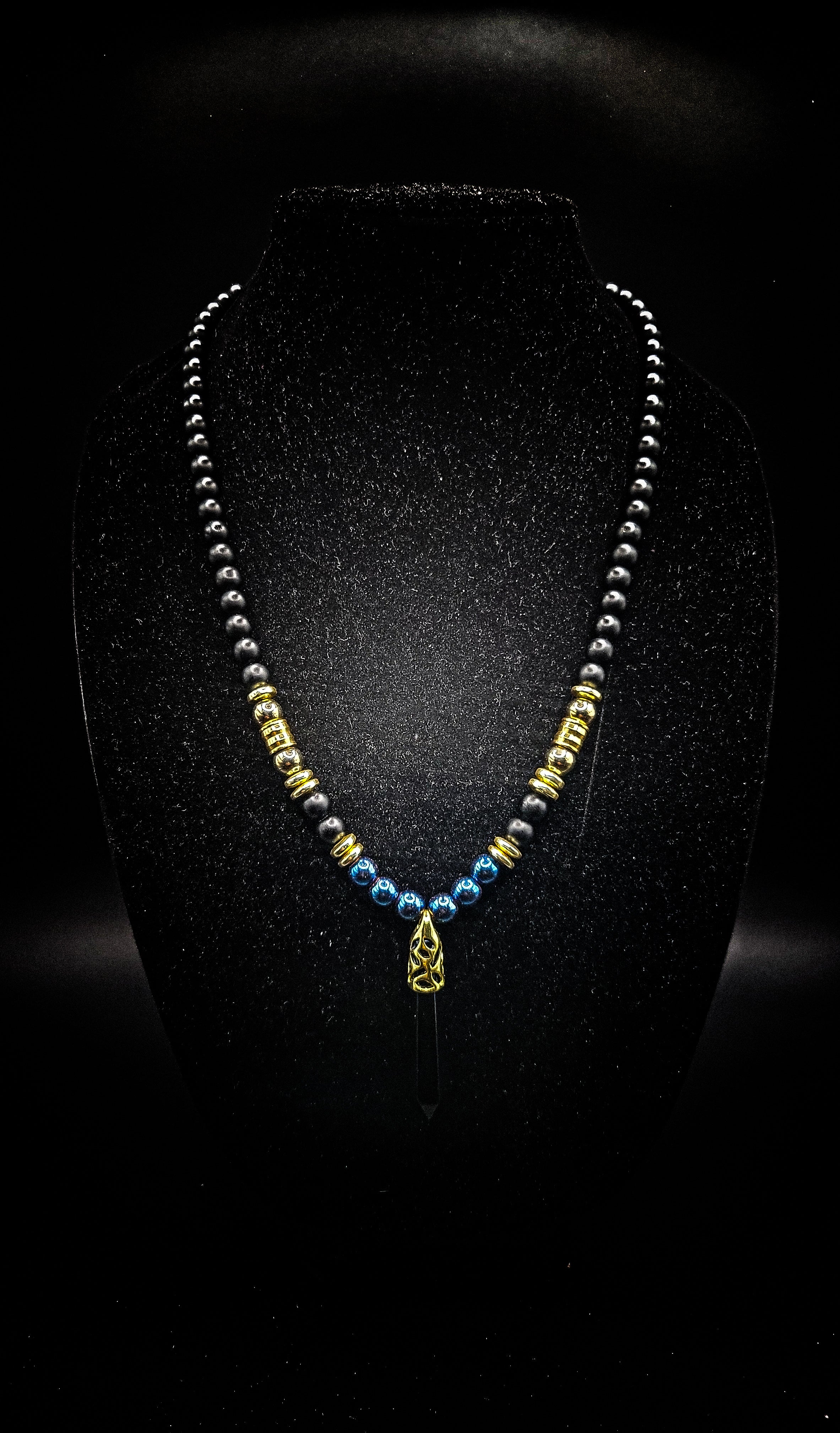 Men's Obsidian pendent beaded necklace