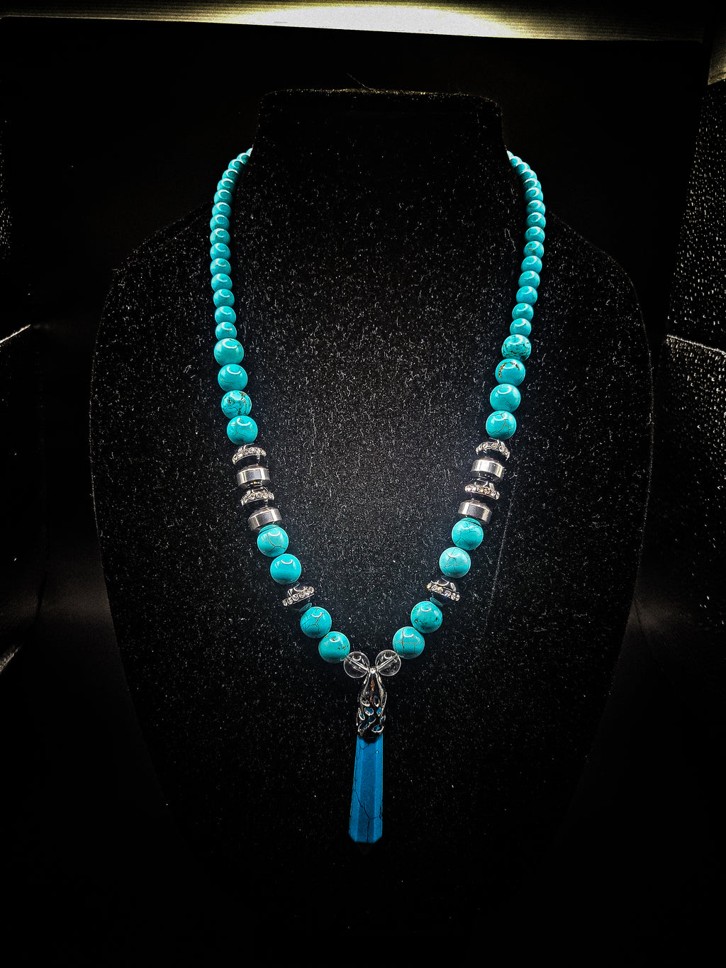 Rhinestone Turquoise Clasps Necklace