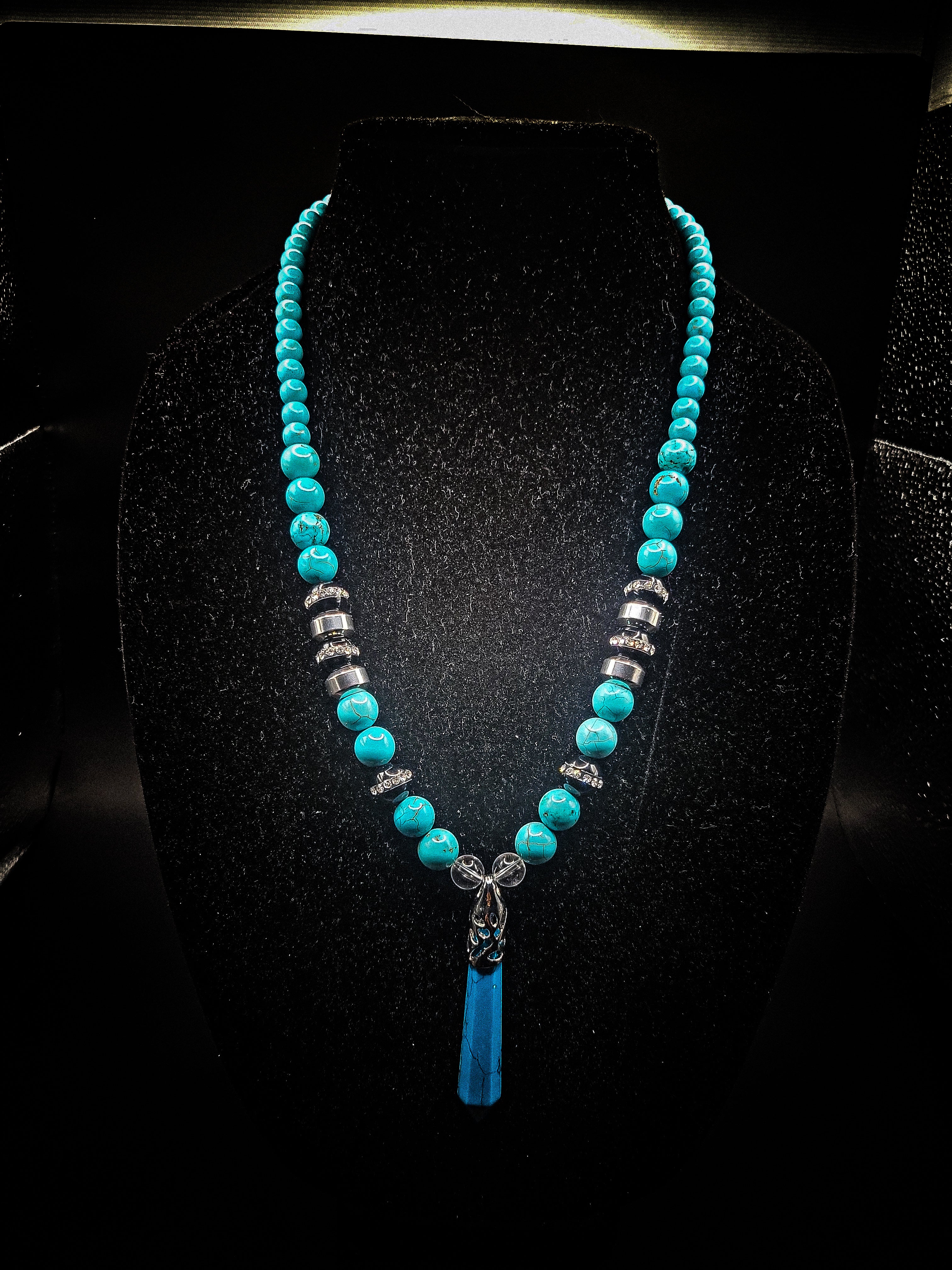 Rhinestone Turquoise Clasps Necklace