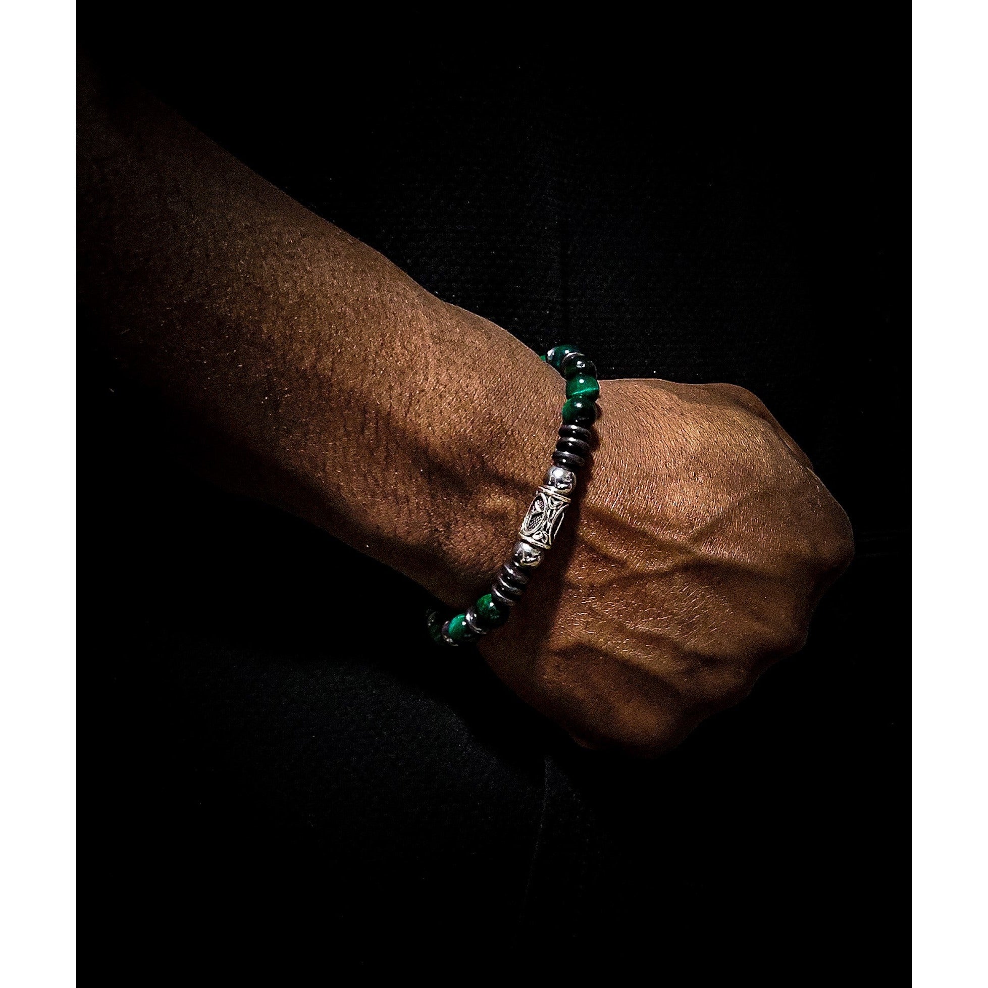 Matte Onyx Neck and Bracelet Set